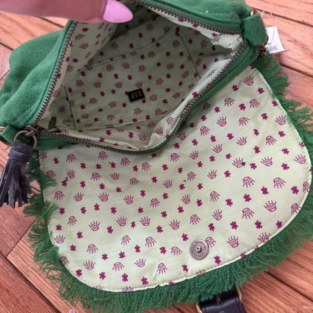 NWT Y2K 2000s style deadstock GAP purse with pin and chain‎ details